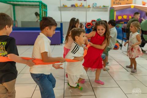 aniversário infantil - festa infantil - Homem-Aranha - salão Cliff Kids - fotografia de aniversário - fotógrafo infantil - festa temática - diversão infantil - parabéns animado - animador Roxito - eventos infantis – fotógrafo de festa infantil – kids'