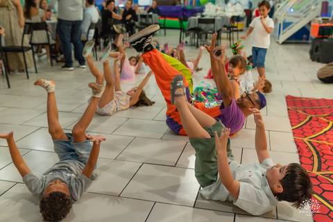 aniversário infantil - festa infantil - Homem-Aranha - salão Cliff Kids - fotografia de aniversário - fotógrafo infantil - festa temática - diversão infantil - parabéns animado - animador Roxito - eventos infantis – fotógrafo de festa infantil – kids'
