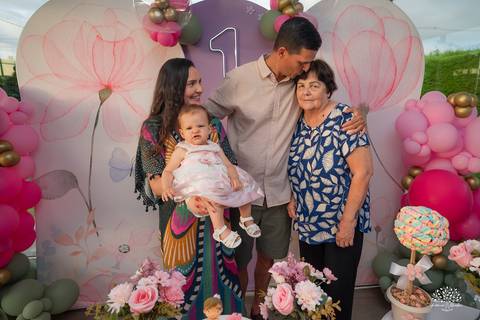 fotografia de aniversário infantil - primeiro aninho - Olivia - fotografia de família - avó e neta - memórias afetivas - fotografia espontânea - festa infantil - fotógrafo infantil - Pelotas - patrimônio emocional - Antonio Rocha Fotografias - Pelotas'