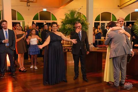 recepção de formatura medicina - festa formatura ucpel - centro português pelotas - fotógrafo formatura pelotas - decoração recepção formatura - chegada do formando - pista de dança formatura - brinde medicina - antonio rocha fotografias - fenadoce'