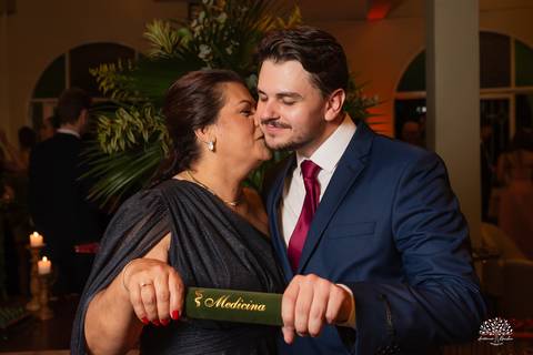 recepção de formatura medicina - festa formatura ucpel - centro português pelotas - fotógrafo formatura pelotas - decoração recepção formatura - chegada do formando - pista de dança formatura - brinde medicina - antonio rocha fotografias - fenadoce'