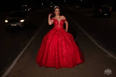 Fotografia de 15 anos - Fotógrafos de XV anos - Making of debutante - fler drinks bartender - buffet arte e sabor - vestido de 15 anos - carrinho de picolé - perna de pau - ensaio de debutante - letreiro luminoso - óculos para balada - vela de 15 anos'