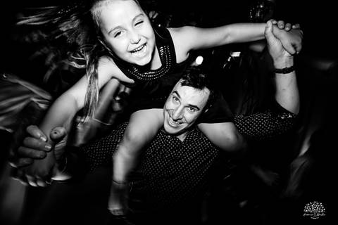 Fotografia de 15 anos - Fotógrafos de XV anos - Making of debutante - fler drinks bartender - buffet arte e sabor - vestido de 15 anos - carrinho de picolé - perna de pau - ensaio de debutante - letreiro luminoso - óculos para balada - vela de 15 anos'