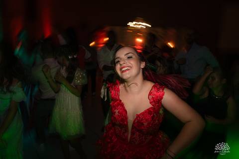 Fotografia de 15 anos - Fotógrafos de XV anos - Making of debutante - fler drinks bartender - buffet arte e sabor - vestido de 15 anos - carrinho de picolé - perna de pau - ensaio de debutante - letreiro luminoso - óculos para balada - vela de 15 anos'