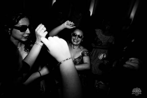Fotografia de 15 anos - Fotógrafos de XV anos - Making of debutante - fler drinks bartender - buffet arte e sabor - vestido de 15 anos - carrinho de picolé - perna de pau - ensaio de debutante - letreiro luminoso - óculos para balada - vela de 15 anos'
