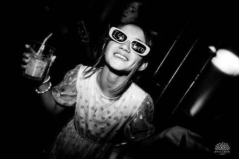 Fotografia de 15 anos - Fotógrafos de XV anos - Making of debutante - fler drinks bartender - buffet arte e sabor - vestido de 15 anos - carrinho de picolé - perna de pau - ensaio de debutante - letreiro luminoso - óculos para balada - vela de 15 anos'
