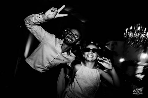 Fotografia de 15 anos - Fotógrafos de XV anos - Making of debutante - fler drinks bartender - buffet arte e sabor - vestido de 15 anos - carrinho de picolé - perna de pau - ensaio de debutante - letreiro luminoso - óculos para balada - vela de 15 anos'