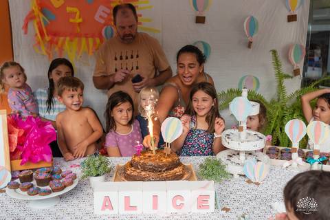 fotógrafo infantil - fotografia infantil - aniversário infantil - festa infantil - aniversário de 7 anos - festa na piscina - fotógrafo de aniversário infantil - fotografia de família - comemoração infantil - aniversário da Alice - fotógrafo em Pelotas'