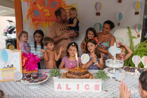 fotógrafo infantil - fotografia infantil - aniversário infantil - festa infantil - aniversário de 7 anos - festa na piscina - fotógrafo de aniversário infantil - fotografia de família - comemoração infantil - aniversário da Alice - fotógrafo em Pelotas'
