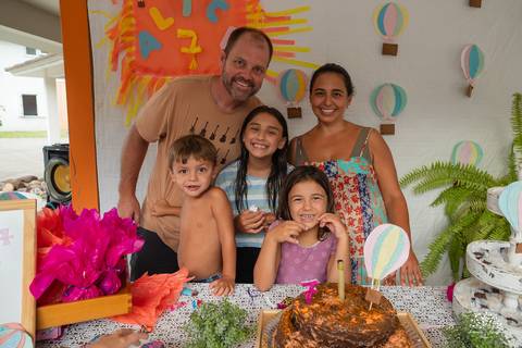 fotógrafo infantil - fotografia infantil - aniversário infantil - festa infantil - aniversário de 7 anos - festa na piscina - fotógrafo de aniversário infantil - fotografia de família - comemoração infantil - aniversário da Alice - fotógrafo em Pelotas'
