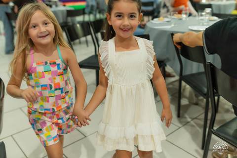 Manu 8 anos - Ana 6 anos - aniversário infantil - festa infantil - fotografia de família - fotografia de aniversário - capivara - Stitch - irmãs - infância - alegria - memórias - Antonio Rocha Fotografias - Cliff Kids - Ariadne - Dine - pelotas - heroi'