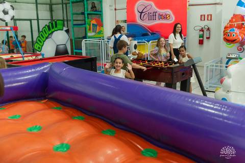 Manu 8 anos - Ana 6 anos - aniversário infantil - festa infantil - fotografia de família - fotografia de aniversário - capivara - Stitch - irmãs - infância - alegria - memórias - Antonio Rocha Fotografias - Cliff Kids - Ariadne - Dine - pelotas - heroi'