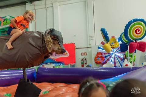 Manu 8 anos - Ana 6 anos - aniversário infantil - festa infantil - fotografia de família - fotografia de aniversário - capivara - Stitch - irmãs - infância - alegria - memórias - Antonio Rocha Fotografias - Cliff Kids - Ariadne - Dine - pelotas - heroi'