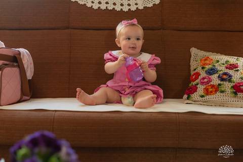 primeiro aninho Lara - festa infantil 1 ano - fotografia de aniversário infantil - tarde de verão - família reunida - memórias da infância - pôr do sol - festa no campo - Antonio Rocha Fotografias – Casa Harter Café Colonial – bebê arco íris - parabéns'