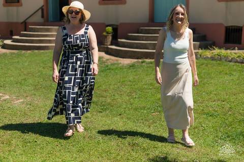 primeiro aninho Lara - festa infantil 1 ano - fotografia de aniversário infantil - tarde de verão - família reunida - memórias da infância - pôr do sol - festa no campo - Antonio Rocha Fotografias – Casa Harter Café Colonial – bebê arco íris - parabéns'