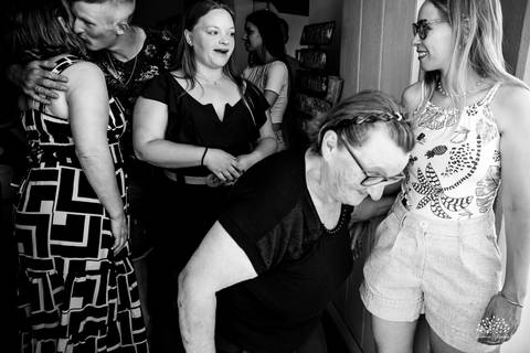 primeiro aninho Lara - festa infantil 1 ano - fotografia de aniversário infantil - tarde de verão - família reunida - memórias da infância - pôr do sol - festa no campo - Antonio Rocha Fotografias – Casa Harter Café Colonial – bebê arco íris - parabéns'