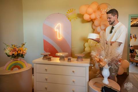 primeiro aninho Lara - festa infantil 1 ano - fotografia de aniversário infantil - tarde de verão - família reunida - memórias da infância - pôr do sol - festa no campo - Antonio Rocha Fotografias – Casa Harter Café Colonial – bebê arco íris - parabéns'