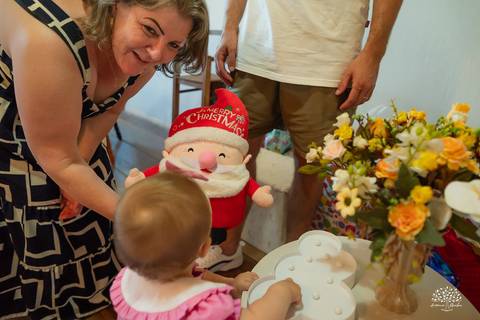primeiro aninho Lara - festa infantil 1 ano - fotografia de aniversário infantil - tarde de verão - família reunida - memórias da infância - pôr do sol - festa no campo - Antonio Rocha Fotografias – Casa Harter Café Colonial – bebê arco íris - parabéns'