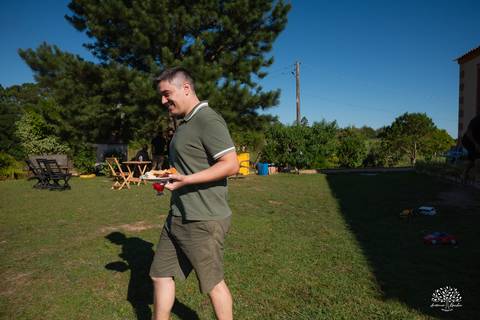 primeiro aninho Lara - festa infantil 1 ano - fotografia de aniversário infantil - tarde de verão - família reunida - memórias da infância - pôr do sol - festa no campo - Antonio Rocha Fotografias – Casa Harter Café Colonial – bebê arco íris - parabéns'