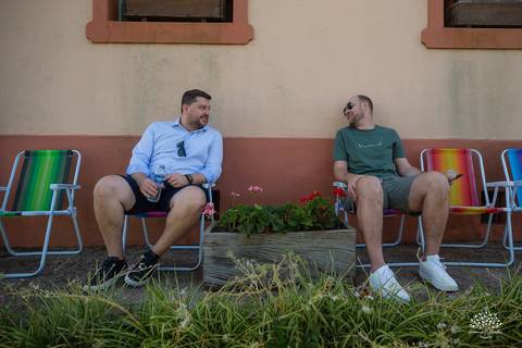 primeiro aninho Lara - festa infantil 1 ano - fotografia de aniversário infantil - tarde de verão - família reunida - memórias da infância - pôr do sol - festa no campo - Antonio Rocha Fotografias – Casa Harter Café Colonial – bebê arco íris - parabéns'