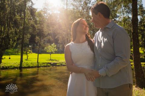 ensaio pre wedding - fotografia de casamento - ensaio de casal - momento do sim - amor e conexão - fotografia natural - chácara - ensaio ao ar livre - expectativa casamento - noivos - memórias afetivas - fotógrafo de casamento - pré wedding - Antonio e Re'