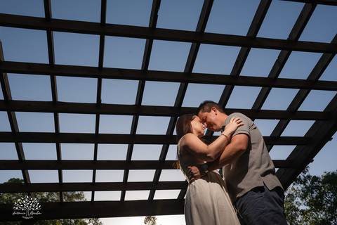 ensaio pre wedding - fotografia de casamento - ensaio de casal - momento do sim - amor e conexão - fotografia natural - chácara - ensaio ao ar livre - expectativa casamento - noivos - memórias afetivas - fotógrafo de casamento - pré wedding - Antonio e Re'