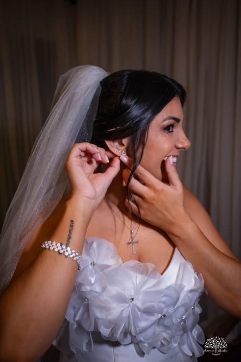casamento-maria-e-rodrigo-fotografo-de-casamento-jaguarao-making-of-noiva-cerimonia-de-casamento-festa-de-casamento-banda-herederos-ensaio-casal-fotografia-de-casamento-lupirridecor-uruguay-noivos-beth schneid-terço-sociedade harmonia-pelotas-véu-vestido'
