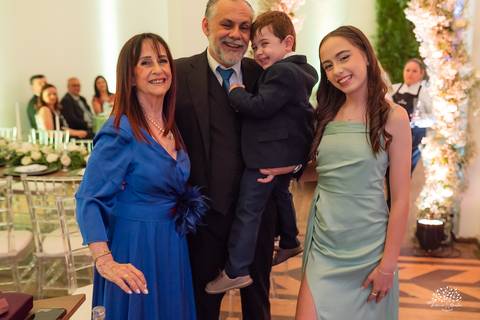 casamento-maria-e-rodrigo-fotografo-de-casamento-jaguarao-making-of-noiva-cerimonia-de-casamento-festa-de-casamento-banda-herederos-ensaio-casal-fotografia-de-casamento-lupirridecor-uruguay-noivos-beth schneid-terço-sociedade harmonia-pelotas-véu-vestido'