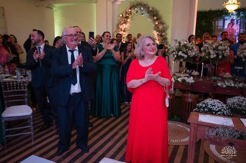 casamento-maria-e-rodrigo-fotografo-de-casamento-jaguarao-making-of-noiva-cerimonia-de-casamento-festa-de-casamento-banda-herederos-ensaio-casal-fotografia-de-casamento-lupirridecor-uruguay-noivos-beth schneid-terço-sociedade harmonia-pelotas-véu-vestido'