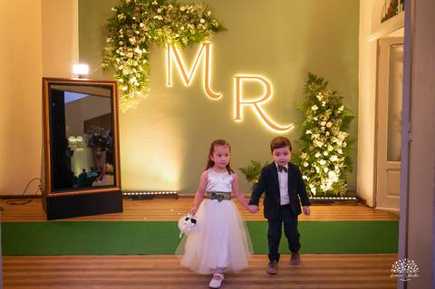casamento-maria-e-rodrigo-fotografo-de-casamento-jaguarao-making-of-noiva-cerimonia-de-casamento-festa-de-casamento-banda-herederos-ensaio-casal-fotografia-de-casamento-lupirridecor-uruguay-noivos-beth schneid-terço-sociedade harmonia-pelotas-véu-vestido'