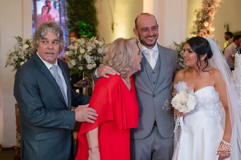 casamento-maria-e-rodrigo-fotografo-de-casamento-jaguarao-making-of-noiva-cerimonia-de-casamento-festa-de-casamento-banda-herederos-ensaio-casal-fotografia-de-casamento-lupirridecor-uruguay-noivos-beth schneid-terço-sociedade harmonia-pelotas-véu-vestido'