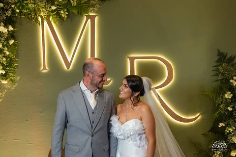 casamento-maria-e-rodrigo-fotografo-de-casamento-jaguarao-making-of-noiva-cerimonia-de-casamento-festa-de-casamento-banda-herederos-ensaio-casal-fotografia-de-casamento-lupirridecor-uruguay-noivos-beth schneid-terço-sociedade harmonia-pelotas-véu-vestido'