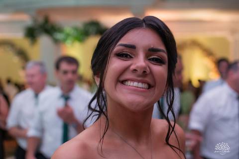 casamento-maria-e-rodrigo-fotografo-de-casamento-jaguarao-making-of-noiva-cerimonia-de-casamento-festa-de-casamento-banda-herederos-ensaio-casal-fotografia-de-casamento-lupirridecor-uruguay-noivos-beth schneid-terço-sociedade harmonia-pelotas-véu-vestido'