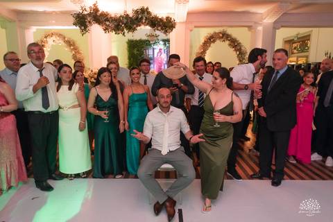 casamento-maria-e-rodrigo-fotografo-de-casamento-jaguarao-making-of-noiva-cerimonia-de-casamento-festa-de-casamento-banda-herederos-ensaio-casal-fotografia-de-casamento-lupirridecor-uruguay-noivos-beth schneid-terço-sociedade harmonia-pelotas-véu-vestido'