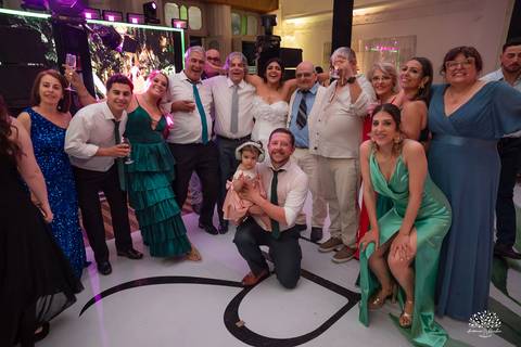 casamento-maria-e-rodrigo-fotografo-de-casamento-jaguarao-making-of-noiva-cerimonia-de-casamento-festa-de-casamento-banda-herederos-ensaio-casal-fotografia-de-casamento-lupirridecor-uruguay-noivos-beth schneid-terço-sociedade harmonia-pelotas-véu-vestido'