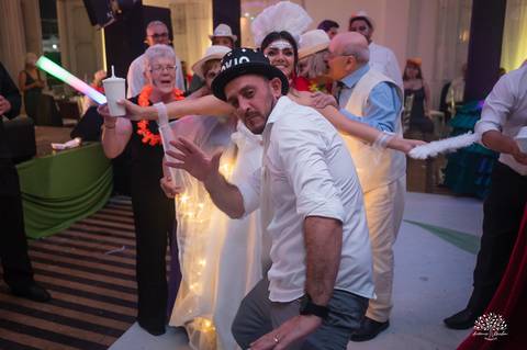 casamento-maria-e-rodrigo-fotografo-de-casamento-jaguarao-making-of-noiva-cerimonia-de-casamento-festa-de-casamento-banda-herederos-ensaio-casal-fotografia-de-casamento-lupirridecor-uruguay-noivos-beth schneid-terço-sociedade harmonia-pelotas-véu-vestido'