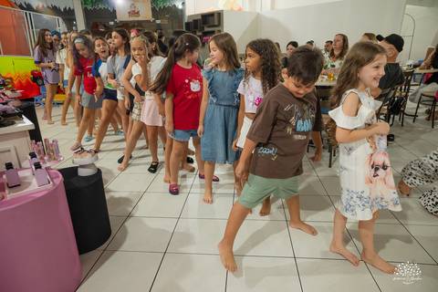 Izabella 10 anos - aniversário infantil - festa infantil - fotografia de aniversário - Roxito - Pelotas - mãe e filha - making of - Espaço Mayer - Tio Guigui - Roxito - infância - diversão - avós - parabéns - Antonio Rocha Fotografias - Tio Guigui - neve'