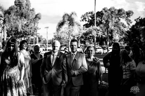 Daisa e Tiago - casamento - fotografia de casamento - casamento alemão - Clube Caça e Pesca - cerimônia ao ar livre - festa de casamento - bandinha - chope - dança da marreca - noivos - Antonio Rocha Fotografias - Banda Diplomata - Dança do Bolo - buquê'