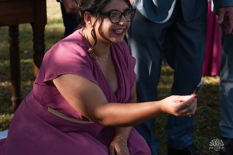Daisa e Tiago - casamento - fotografia de casamento - casamento alemão - Clube Caça e Pesca - cerimônia ao ar livre - festa de casamento - bandinha - chope - dança da marreca - noivos - Antonio Rocha Fotografias - Banda Diplomata - Dança do Bolo - buquê'