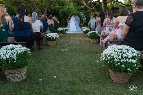 Daisa e Tiago - casamento - fotografia de casamento - casamento alemão - Clube Caça e Pesca - cerimônia ao ar livre - festa de casamento - bandinha - chope - dança da marreca - noivos - Antonio Rocha Fotografias - Banda Diplomata - Dança do Bolo - buquê'