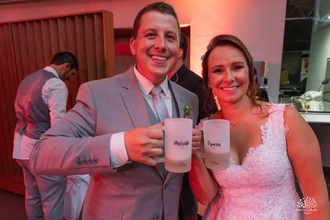 Daisa e Tiago - casamento - fotografia de casamento - casamento alemão - Clube Caça e Pesca - cerimônia ao ar livre - festa de casamento - bandinha - chope - dança da marreca - noivos - Antonio Rocha Fotografias - Banda Diplomata - Dança do Bolo - buquê'
