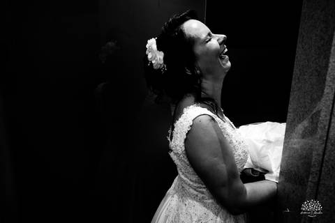 Daisa e Tiago - casamento - fotografia de casamento - casamento alemão - Clube Caça e Pesca - cerimônia ao ar livre - festa de casamento - bandinha - chope - dança da marreca - noivos - Antonio Rocha Fotografias - Banda Diplomata - Dança do Bolo - buquê'