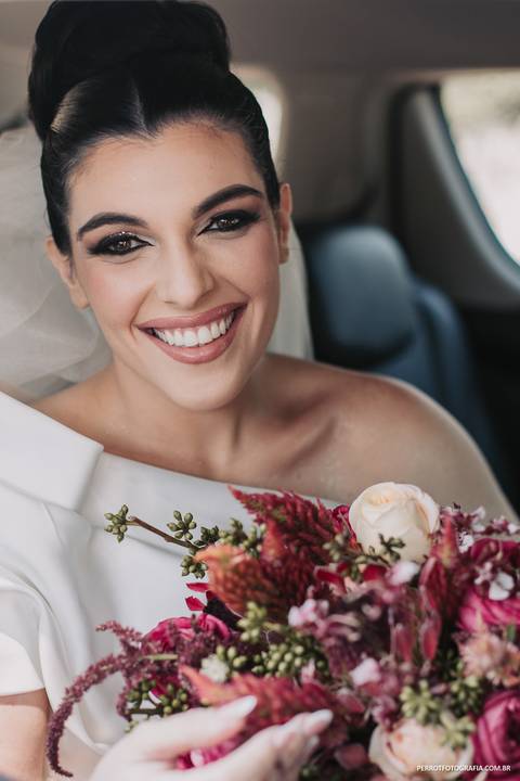 linda noiva carro esperando casamento domingo de manha em maringa'