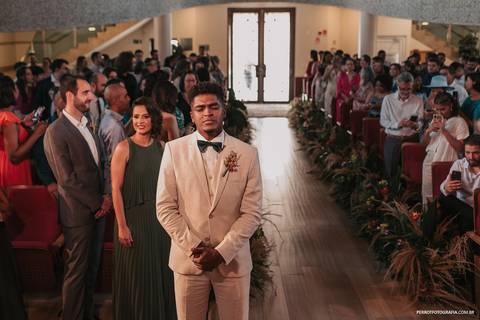 noivo esperando noiva entrada casamento diurno maringa parana'