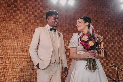 noivo terno off white casamento maringa unicesumar cesumar parede'