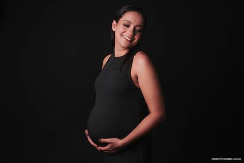 fotografia gestante fundo preto maringa parana '