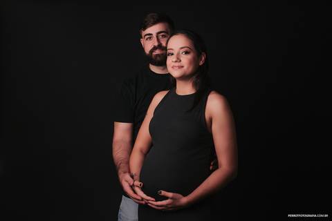 ensaio fotográfico gestante com pais carinho barriga'