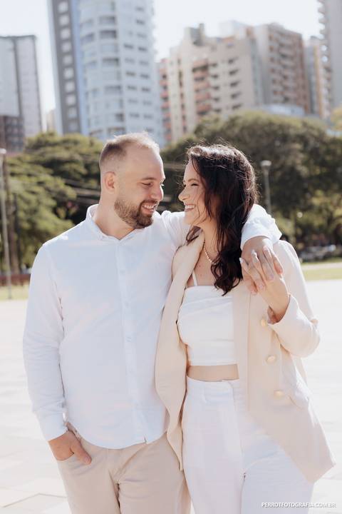 ensaio casal na catedral de Maringá'