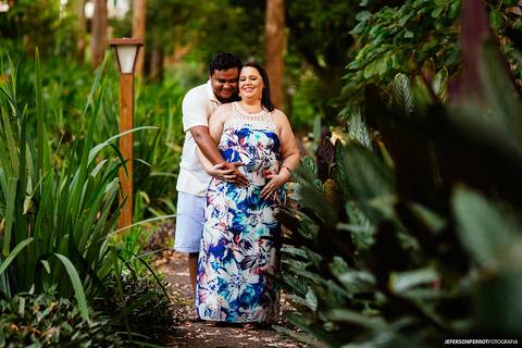 casal em meio a natureza no Eden Garden, em Maringa Parana'