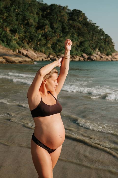 ensaio gestante praia e estudio
'